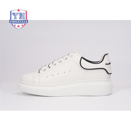 Alexander McQueen Oversized white Black SIZE: 35-45